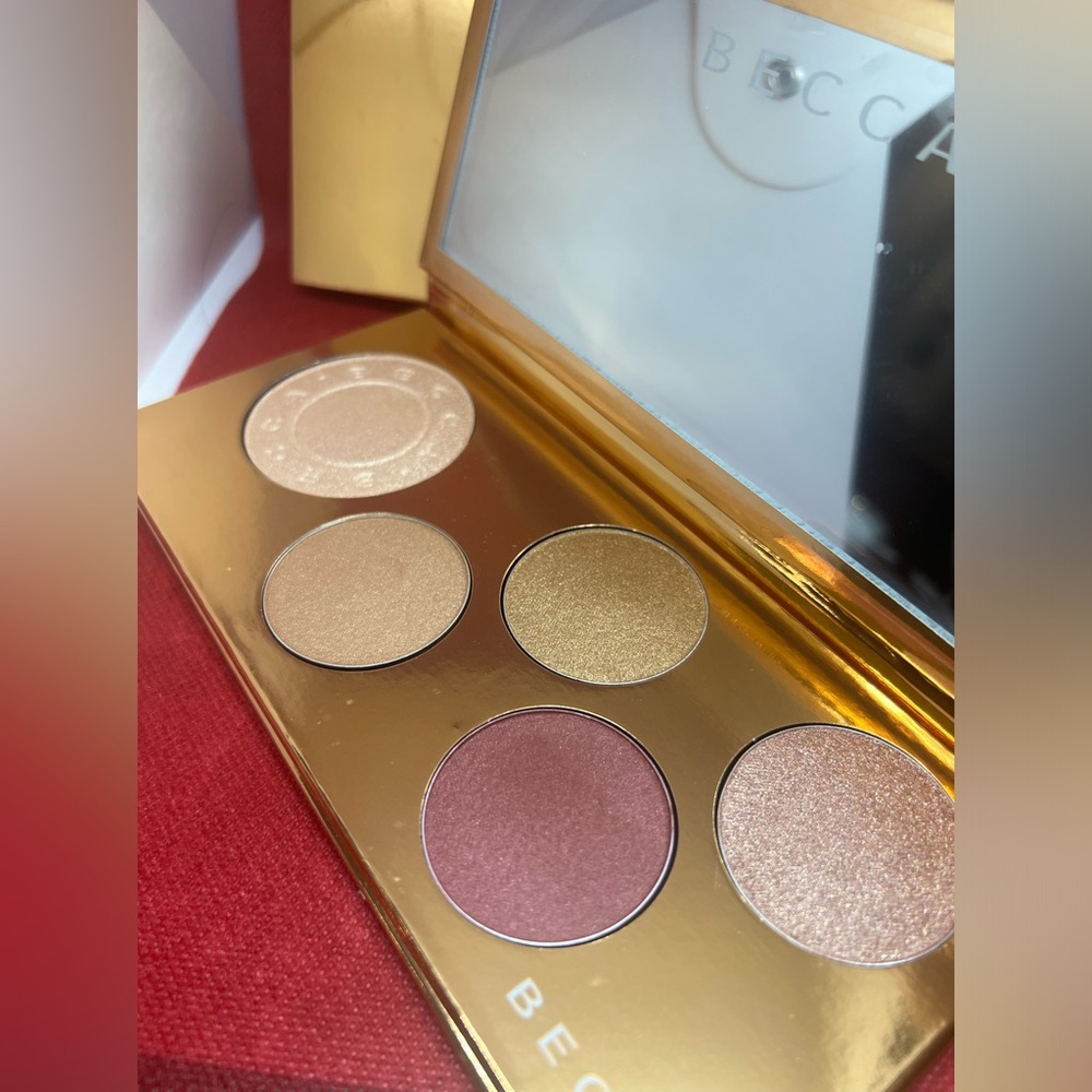 Becca Pop Goes The Glow Champagne Pop Face & Eye Palette Limited Edition